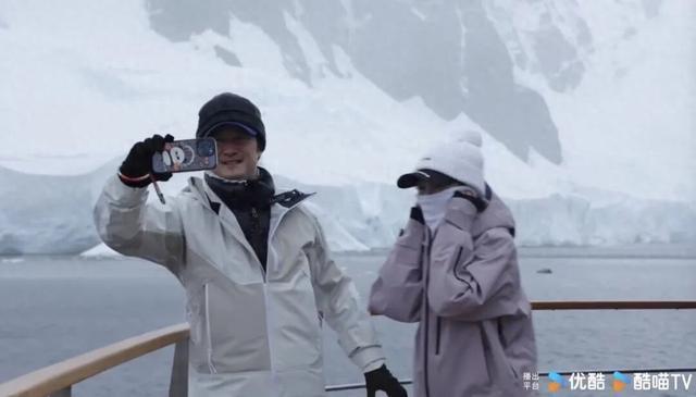 吴京透露流浪地球3有南极部分 南极取景震撼美景